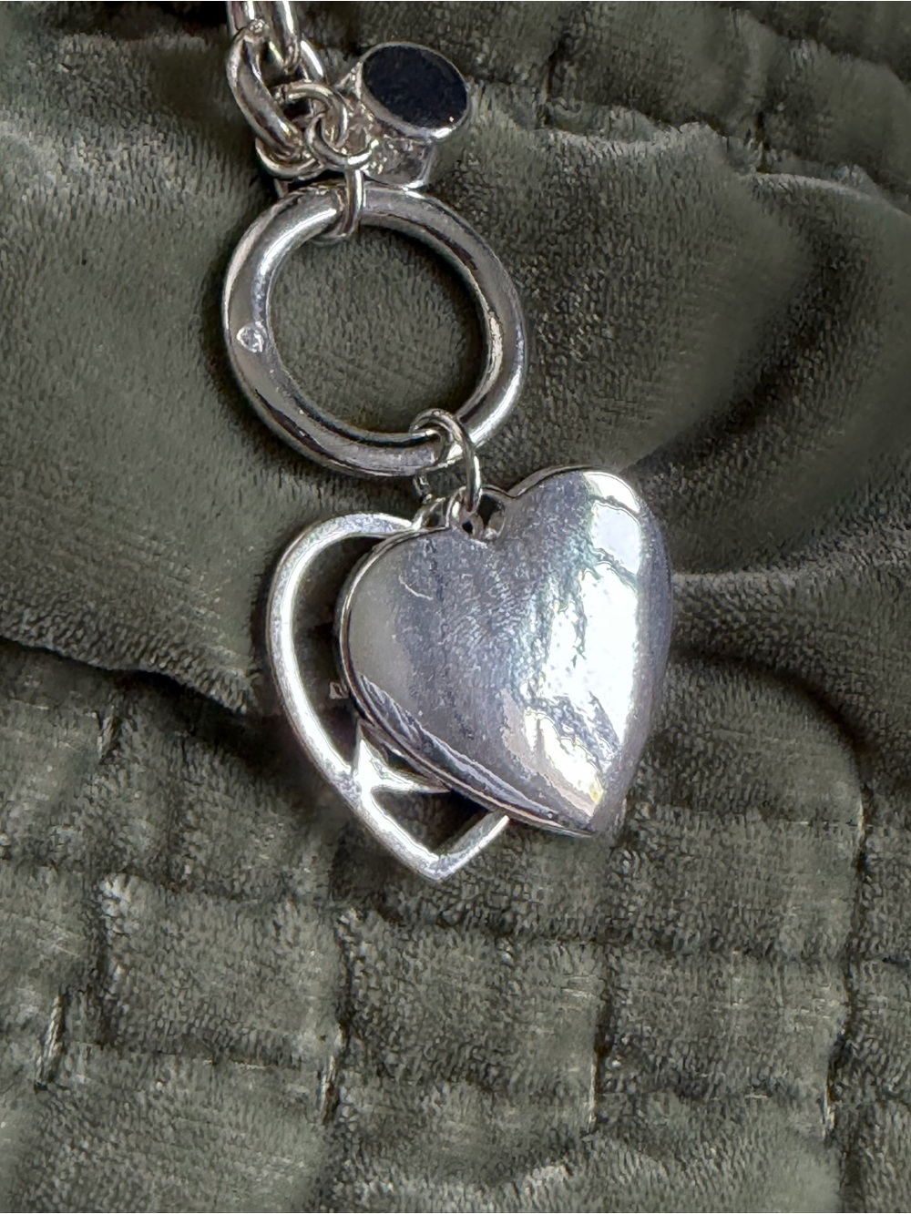 GUESS Silver Heart Charm Toggle Necklace - Picture 4 of 4